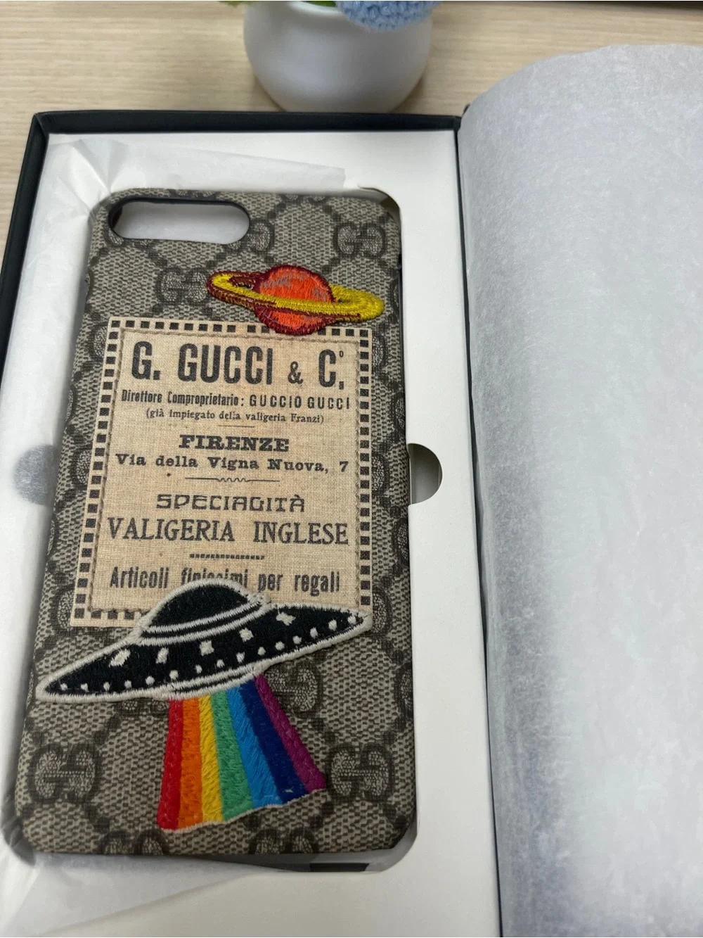 Gucci Beige Monogram UFO Rainbow iPhone 7/8 SE Case NWB. Style # 496344•493949